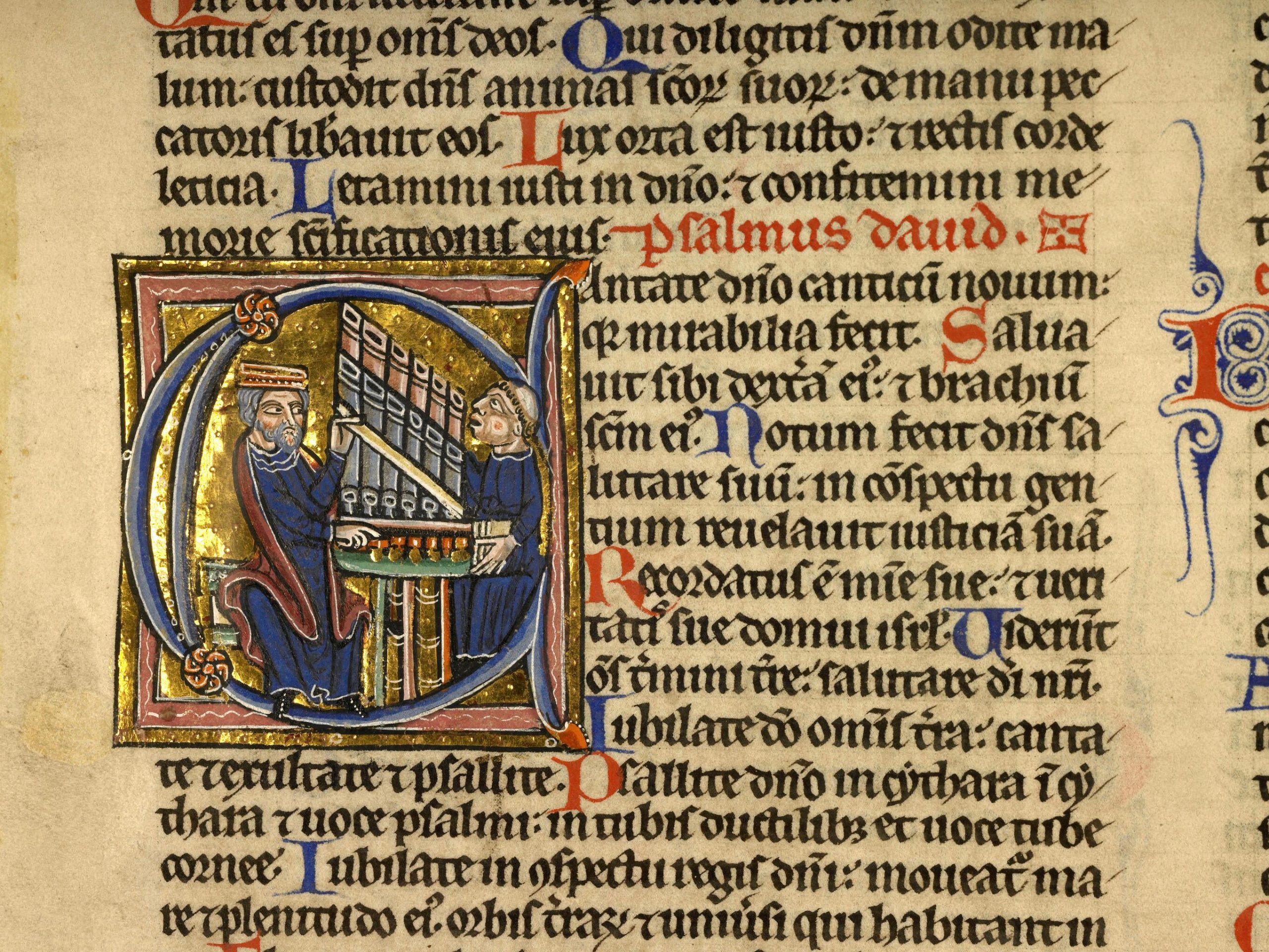 Il re Davide e un aiutante suonano l’organo